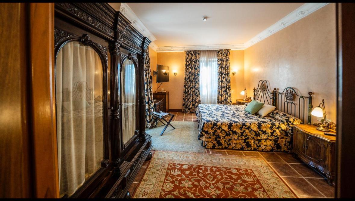 Palacio De Miraflores Miraflores de la Sierra Extérieur photo
